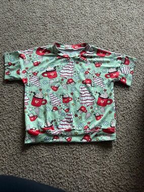 B21 Small Shop SS Boxy Tee— Little Debbie X-Mas Print, 3t EUC